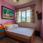 Vlassoula - Beachfront Luxury With Private Pool & Garden Heaven קיפריסיה