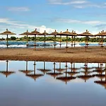 וילה Vlassoula - Beachfront Luxury With Private Pool & Garden Heaven *