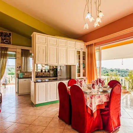 Vlassoula - Beachfront Luxury With Private Pool & Garden Heaven Kyparissia