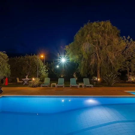 Villa Beachfront Luxury Villa-private Pool,garden Heaven