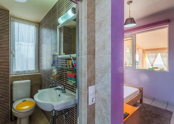 Vlassoula - Beachfront Luxury With Private Pool & Garden Heaven Vila Kyparissia