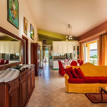 Vlassoula - Beachfront Luxury With Private Pool & Garden Heaven *