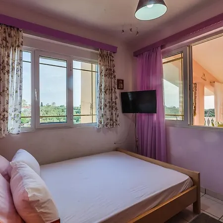 Villa Vlassoula - Beachfront Luxury With Private Pool & Garden Heaven