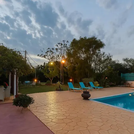Beachfront Luxury Villa-private Pool,garden Heaven Βίλα Κυπαρισσία
