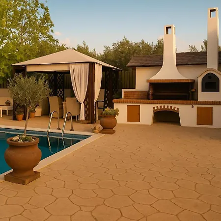 Vlassoula - Beachfront Luxury With Private Pool & Garden Heaven * Kyparissia