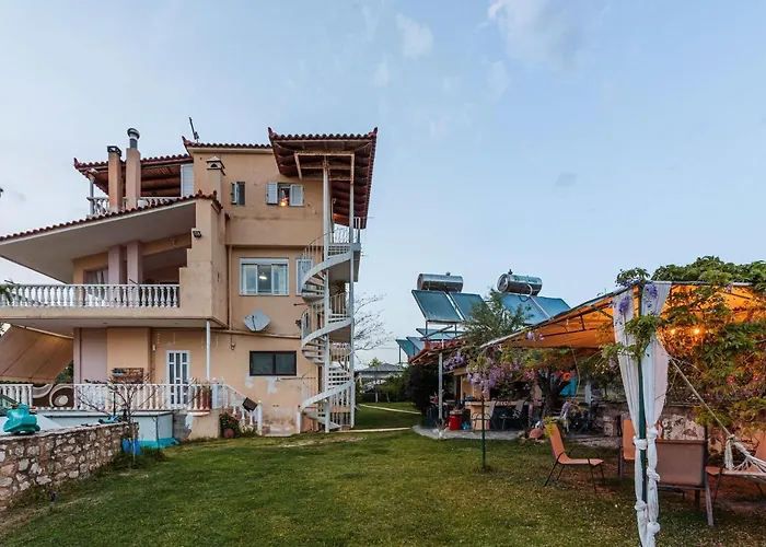 Vlassoula - Beachfront Luxury With Private Pool & Garden Heaven Villa Kipariszía