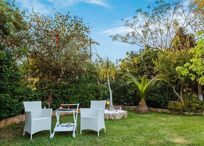 Vlassoula - Beachfront Luxury With Private Pool & Garden Heaven Kipariszía