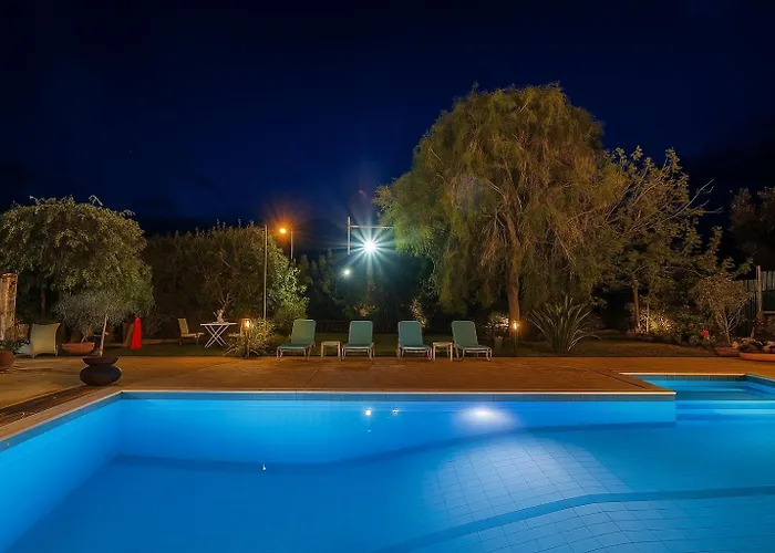 Villa Vlassoula - Beachfront Luxury With Private Pool & Garden Heaven